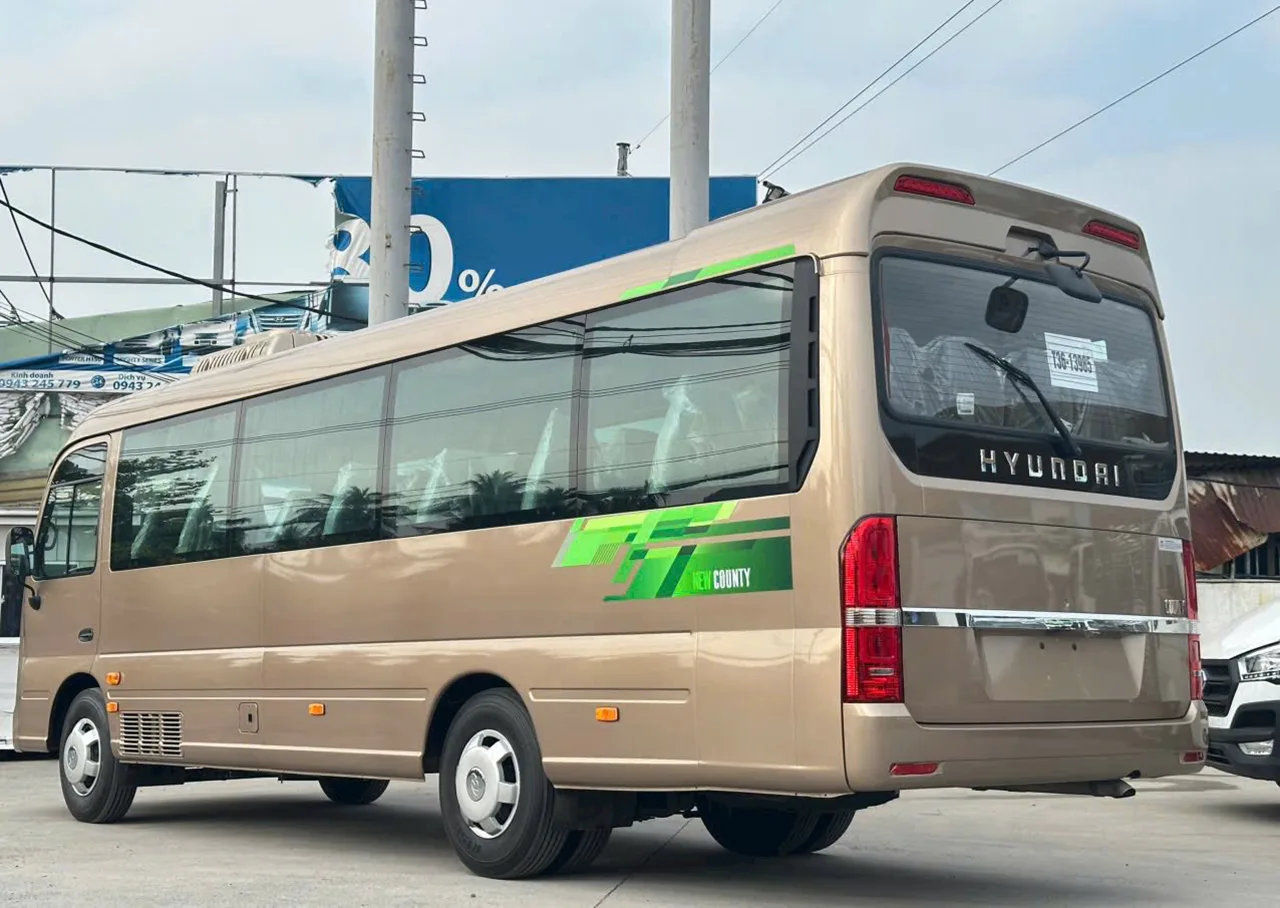 County 29 chỗ
