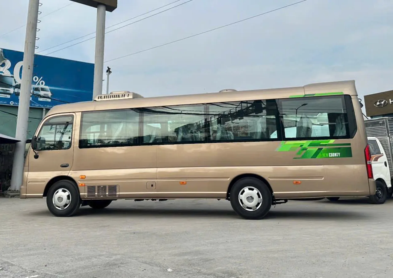 County 29 chỗ